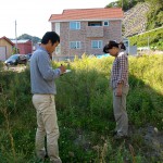 専門家　庭暮らし研究所畑明宏さんと大和田先生の現地調査